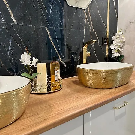 Golden Luxury Suite Nowy Dwor Mazowiecki Exterior photo