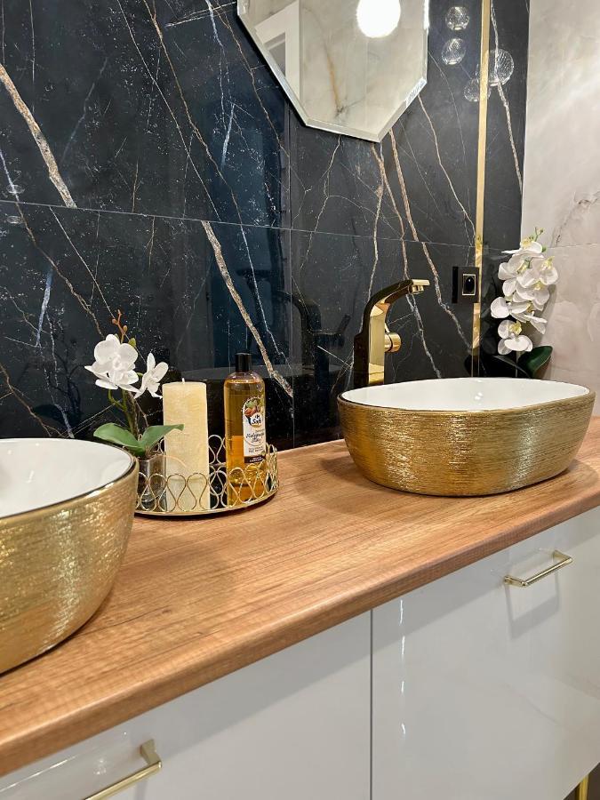 Golden Luxury * Nowy Dwor Mazowiecki