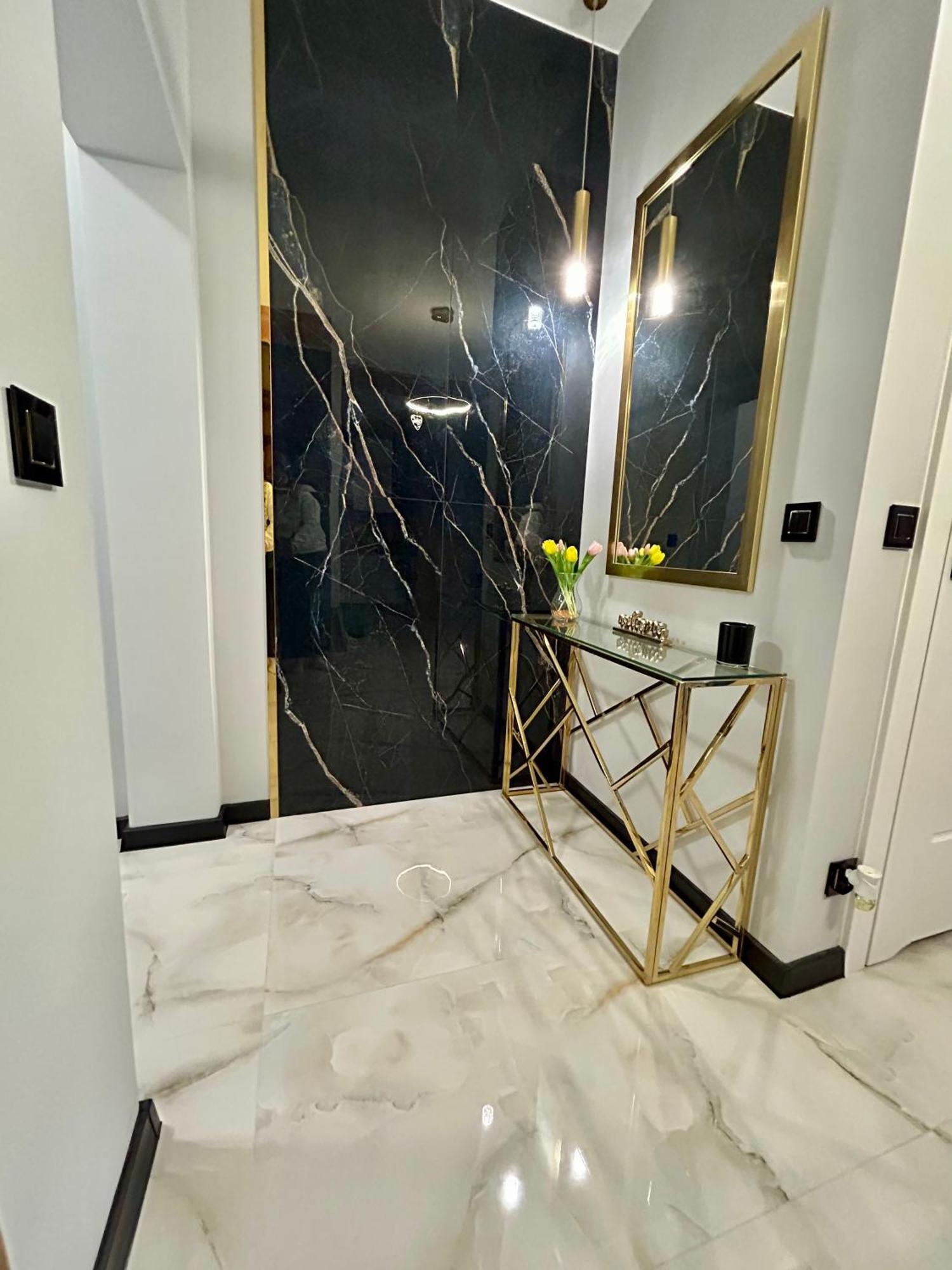 Apartment Golden Luxury Nowy Dwor Mazowiecki
